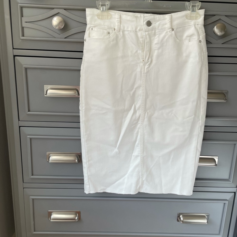 White Denim Midi Skirt With Pockets and Button Close (Size XS/S)